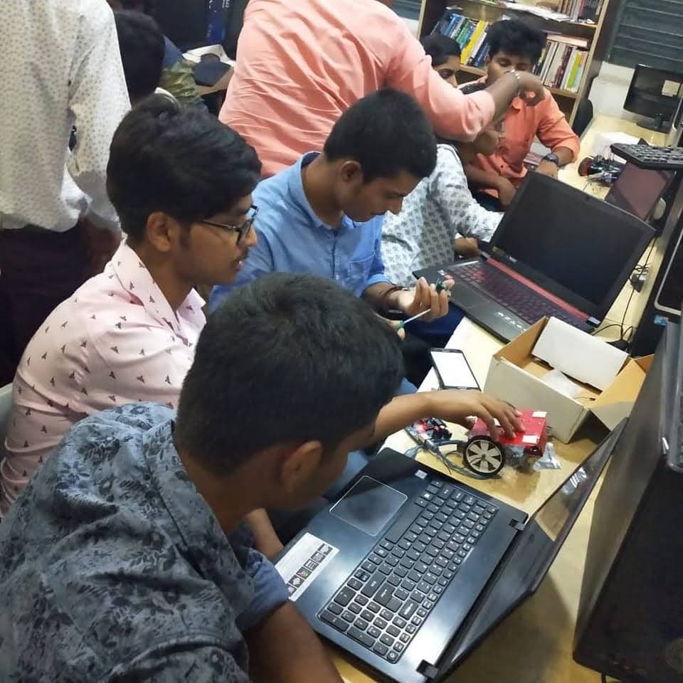 Prince Infotech Guduvanchery - AWS , CCNA PYTHON JAVA DOT NET LABS photo 2